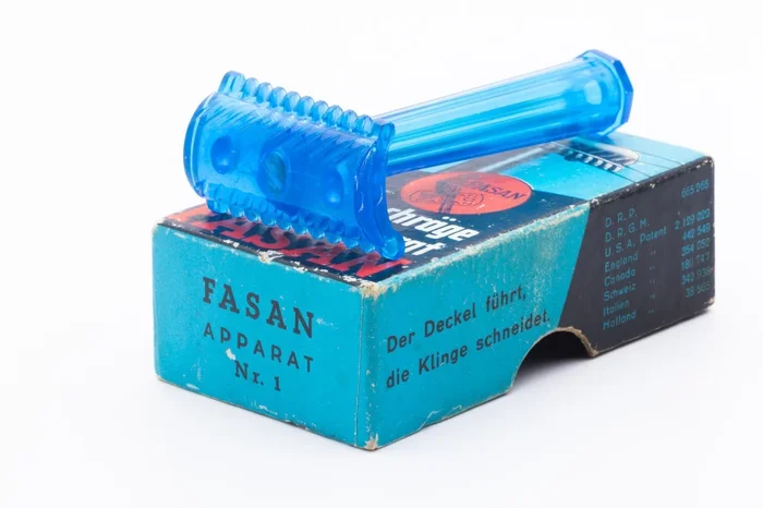 1930’s Fasan Open Comb Slant Bakelite Double Edge Razor Set | Original Condition