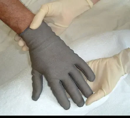 Derma Sciences SilverSeal Burn Glove with Silver Sterile – SSBWCDM1