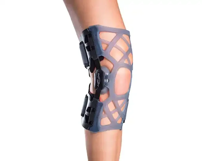 DJO REACTION WEB Knee Brace Medium / Large Left or Right Knee – 11-0215-3-01000