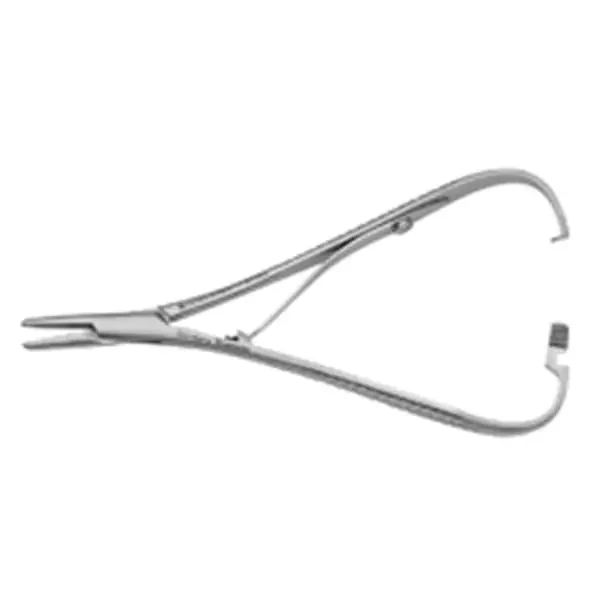 Henry Schein Holder Needle Mathieu 5-1/2″ Serrated Jaw Ea – 104-7424