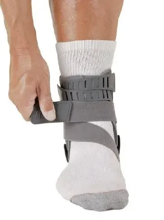 Ossur Rebound Ankle Brace Medium Strap Closure Male 8 to 12 / Female 9-1/2 to 13-1/2 Left Foot – B-231602513
