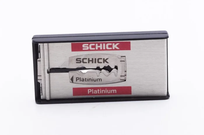 Schick Platinum Double Edge Blade Dispenser